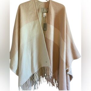 SOIA & KYO Beige and Cream NWT Fringe Shawl Scarf Wrap Size OS
